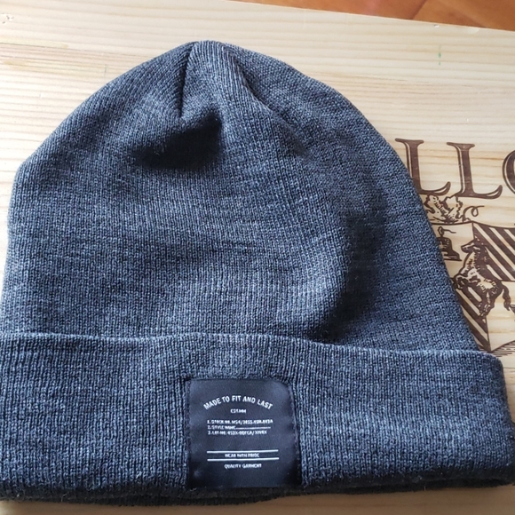 SOLD!! Bundle of 2 WINTER BEANIES - Picture 2 of 2